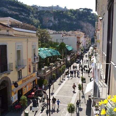 La Piccola Sorrento Hotel ภายนอก รูปภาพ