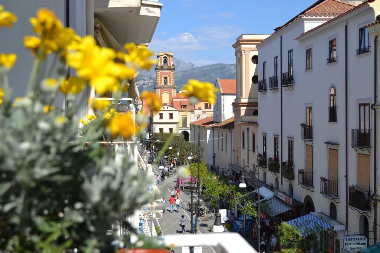 La Piccola Sorrento Hotel ภายนอก รูปภาพ
