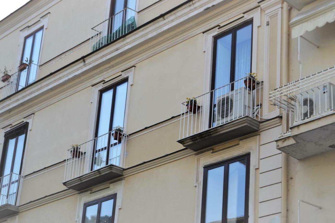 La Piccola Sorrento Hotel ภายนอก รูปภาพ